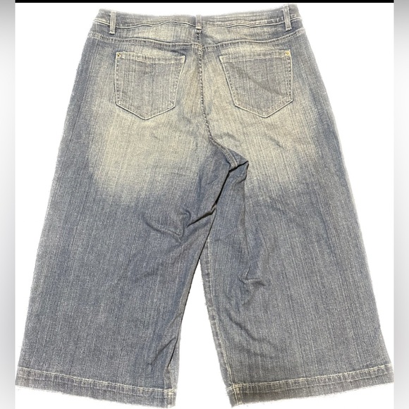 Lane Bryant - Stone Washed Classic Wide Leg Denim Capri Pants 18 - Picture 4 of 5
